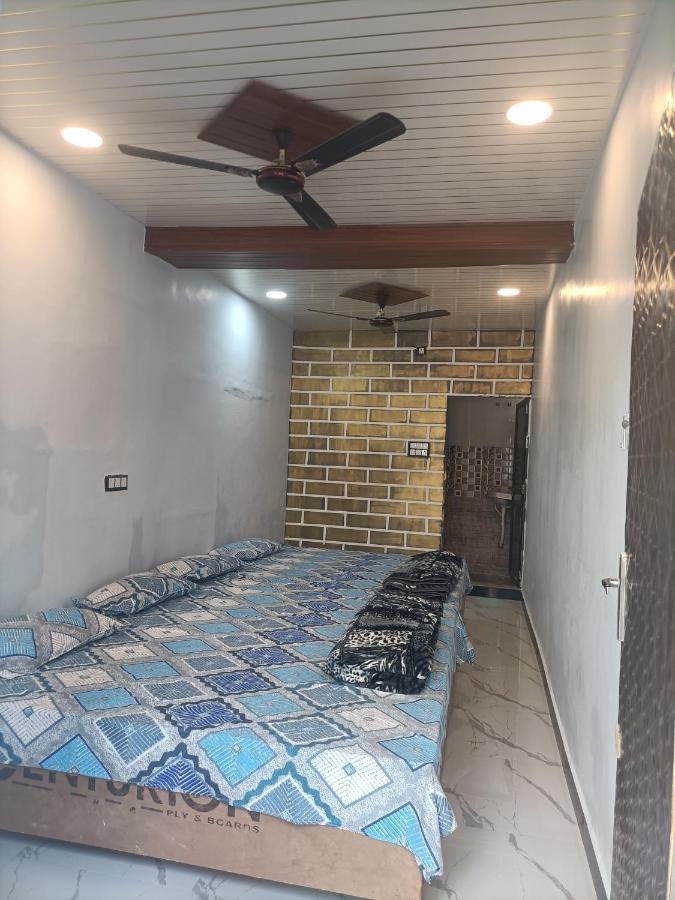 Shri Gamya Guest House اوجاين المظهر الخارجي الصورة